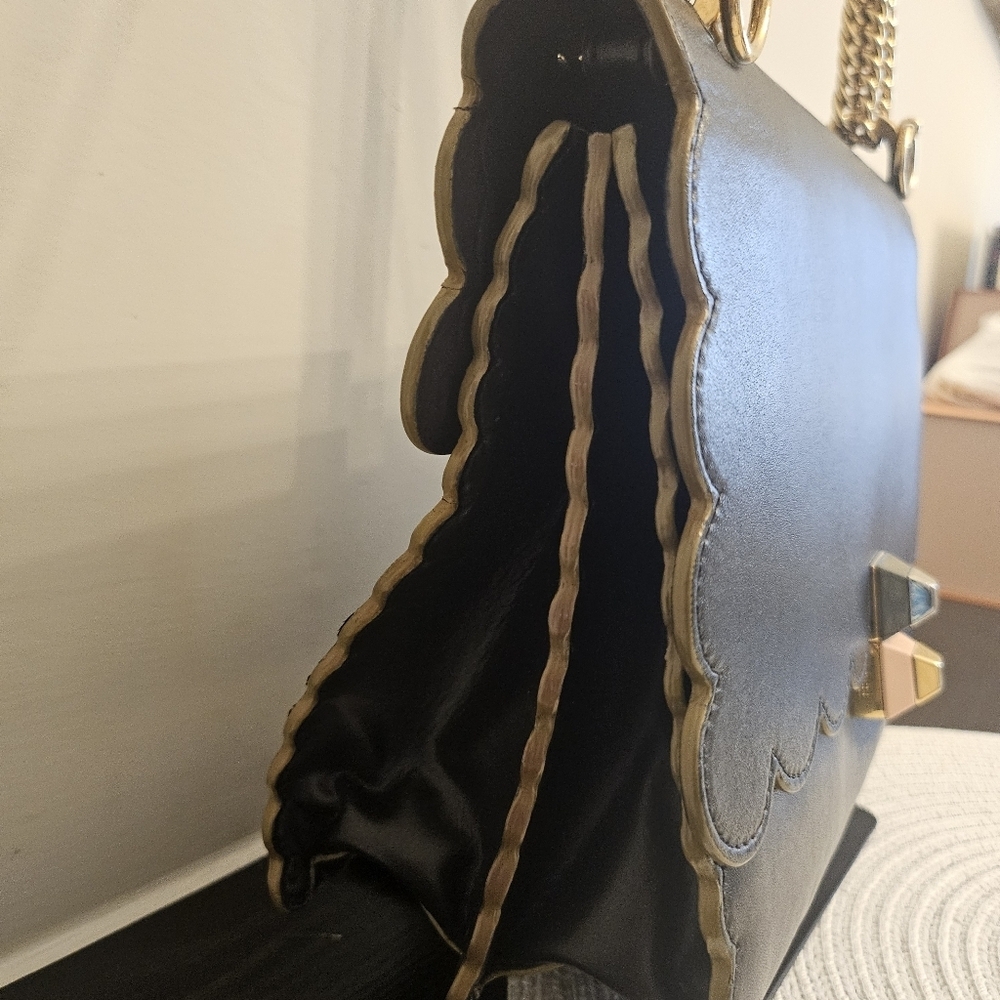 Fendi Kan I Scalloped Leather Chain Bag | Black | - Picture 6 of 14